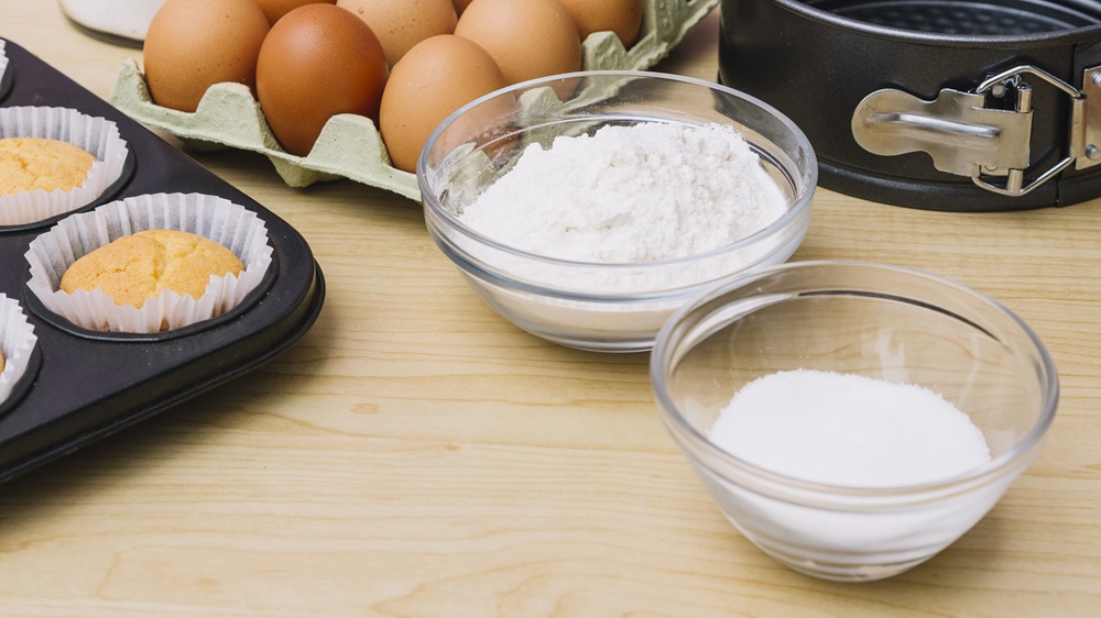 Ilustrasi baking soda dan baking powder yang terlihat sama.