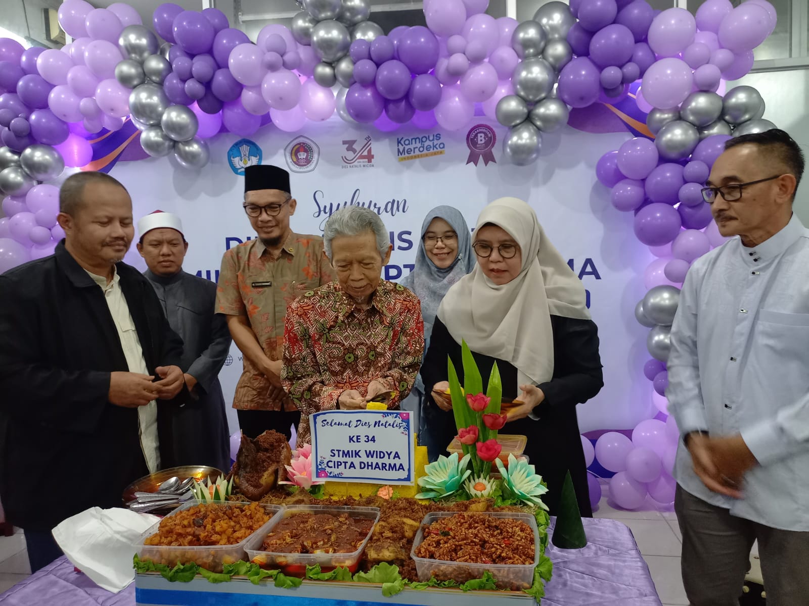 SELAMAT: Sekolah Tinggi Manajemen Informatika dan Komputer (STMIK) Widya Cipta Dharma (WICIDA) memasuki usia ke-34 tahun.