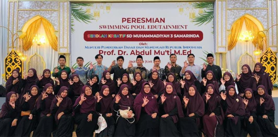 TERUS MAJU: Para civitas Sekolah Kreatif SD Muhammadiyah 3 Samarinda menyatakan komitmen untuk terus maju, berkembang serta berkemajuan untuk masa depan.