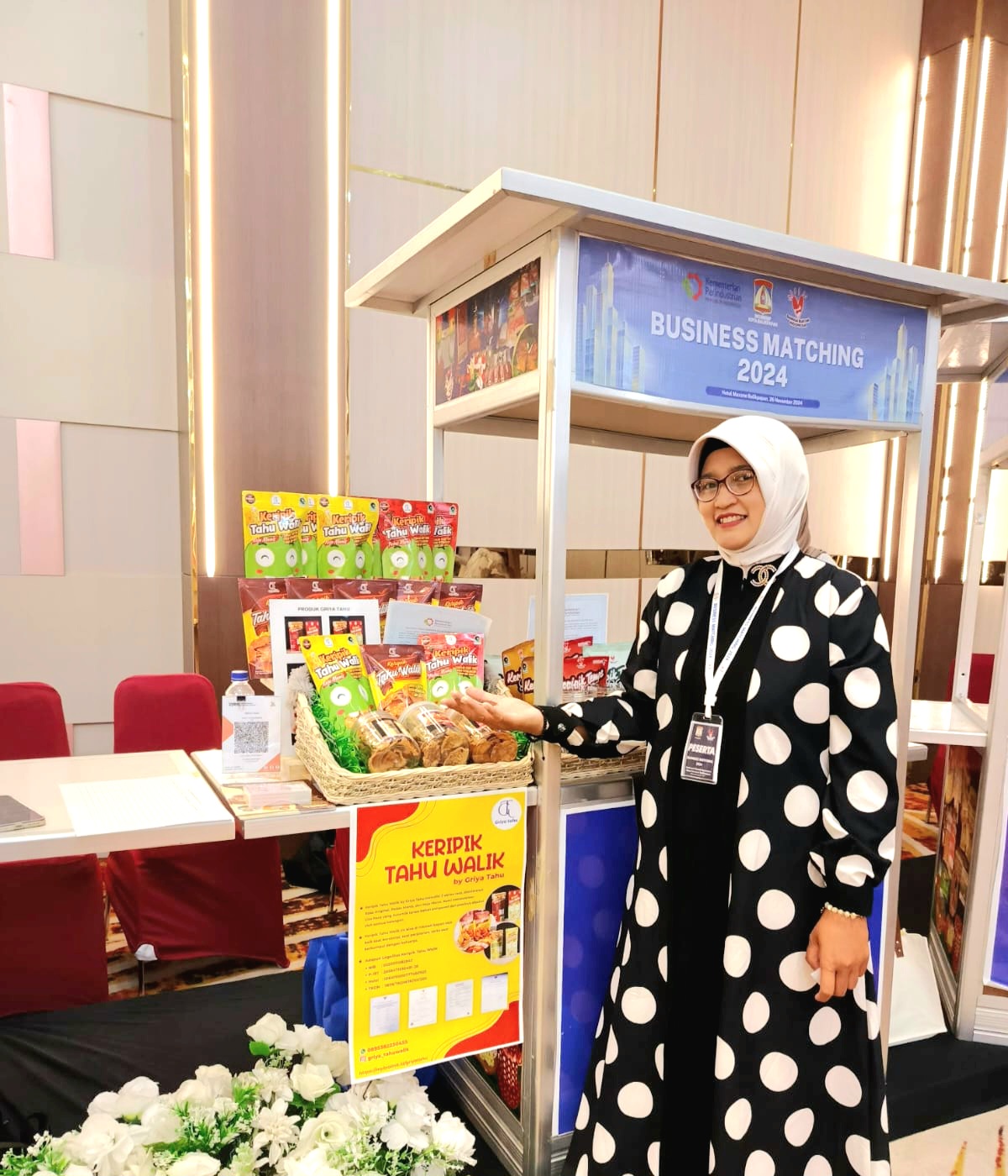 TEKAD: Semangat berwirausaha Yuni tetap ada. Coba cari peluang dan membuktikannya. Walau baru dua tahun, usahanya berkembang cukup pesat.