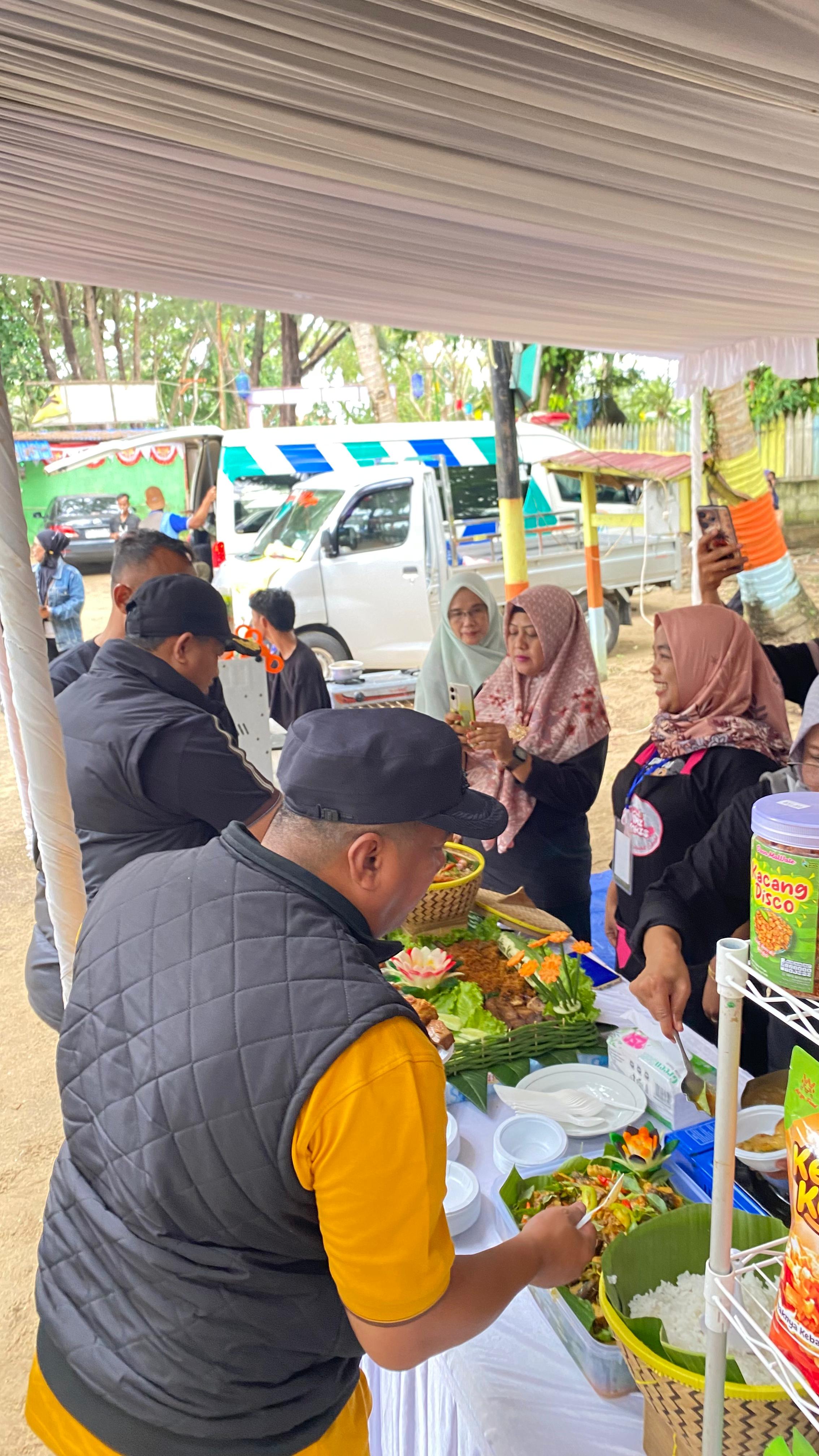 EKONOMI:&nbsp; Stan UMKM dari Forum UMKM Balikpapan Timur yang menghadirkan produk andalan Balikpapan Timur.  &nbsp;