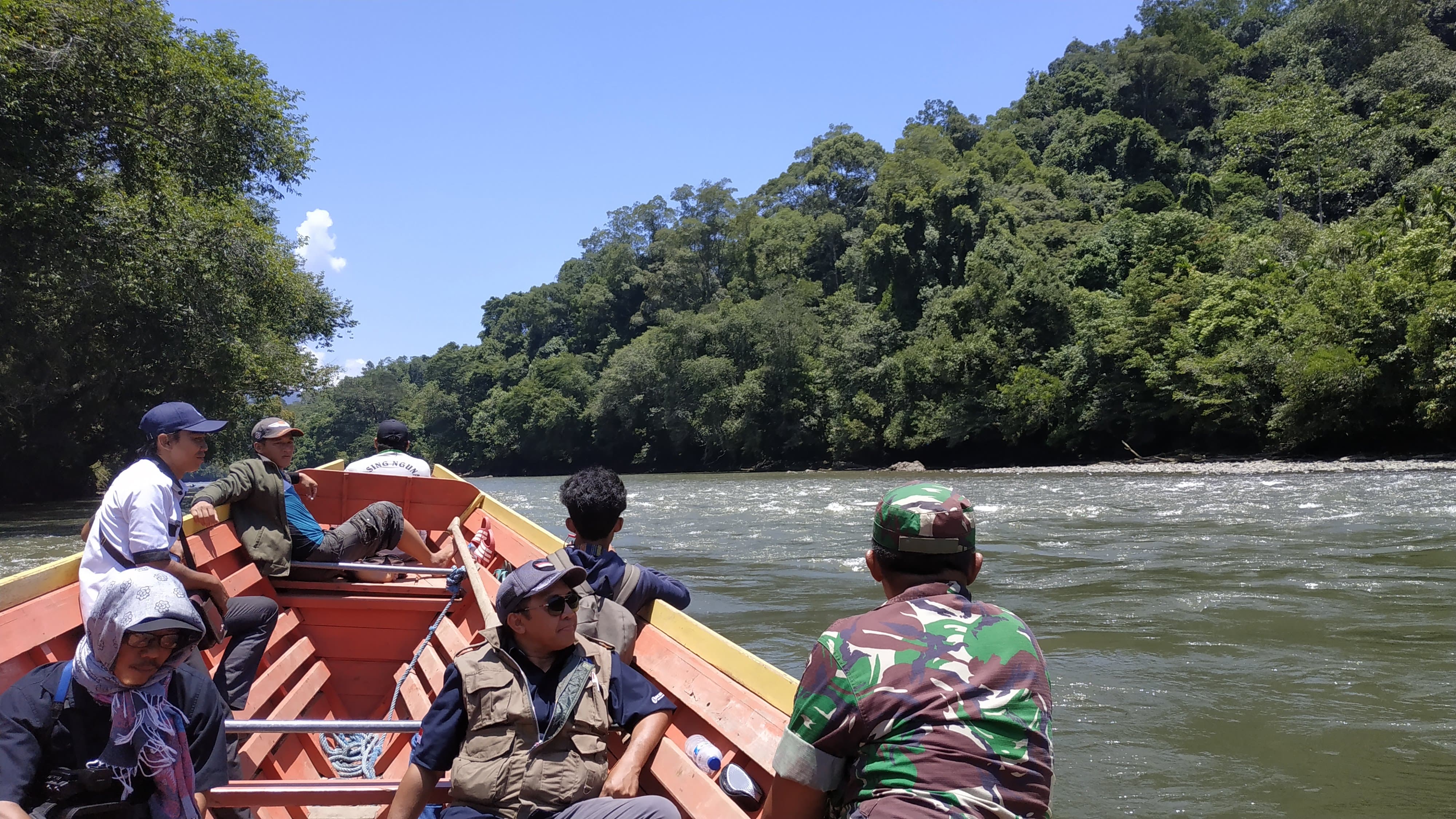 AKSES: Transportasi utama menuju kabupaten termuda di Kaltim ini masih mengandalkan jalur sungai. Faktor cuaca penyebab menurunnya tingkat perjalanan ke Mahakam Ulu.