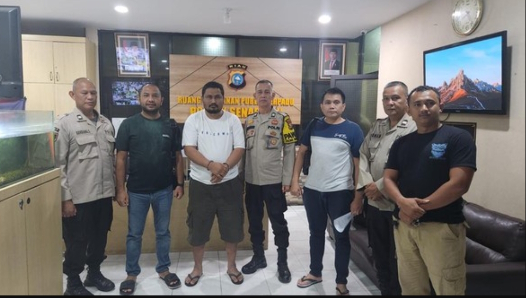 Pelaku Yudhi Wibowo saat diamankan petugas Polda Sumatera Utara. (Foto: Polda Sumut)