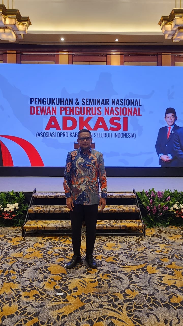KEPERCAYAAN: Zulkifli Kaharuddin dilantik sebagai Wakil Sekjen Bidang Aset DPN Adkasi 2025&ndash;2030 saat pertemuan DPRD kabupaten se-Indonesia dengan pemerintah pusat, Rabu (19/6/2025).