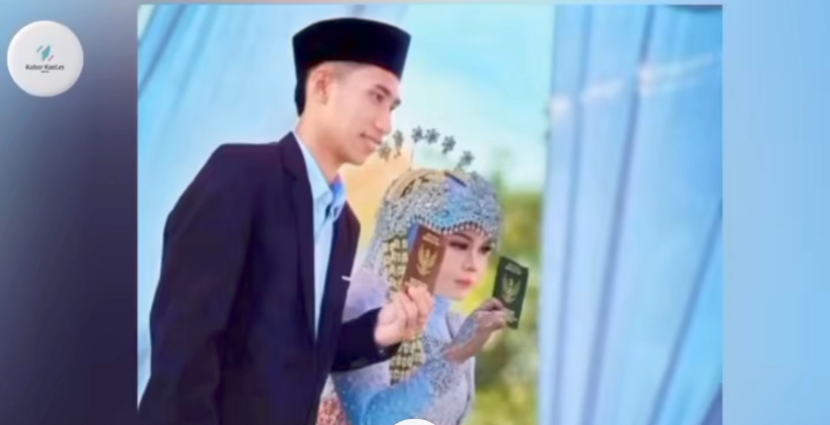 Rodi Handika dan Nurdiana memperlihatkan buki nikah seusai melangsungkan pernikahan pada Selasa, 24 Juni 2025. (Foto: tangkapan layar)