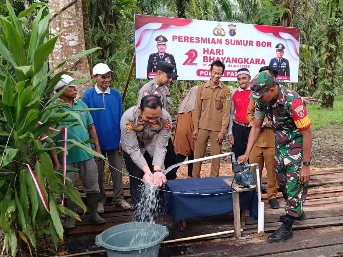 Menyambut Hari Bhayangkara ke-79, Polsek&nbsp; Long Kali membangun Sumur Bor untuk masyarakat Desa Sebakung Kecamatan Long Kali. (POLRES PASER)