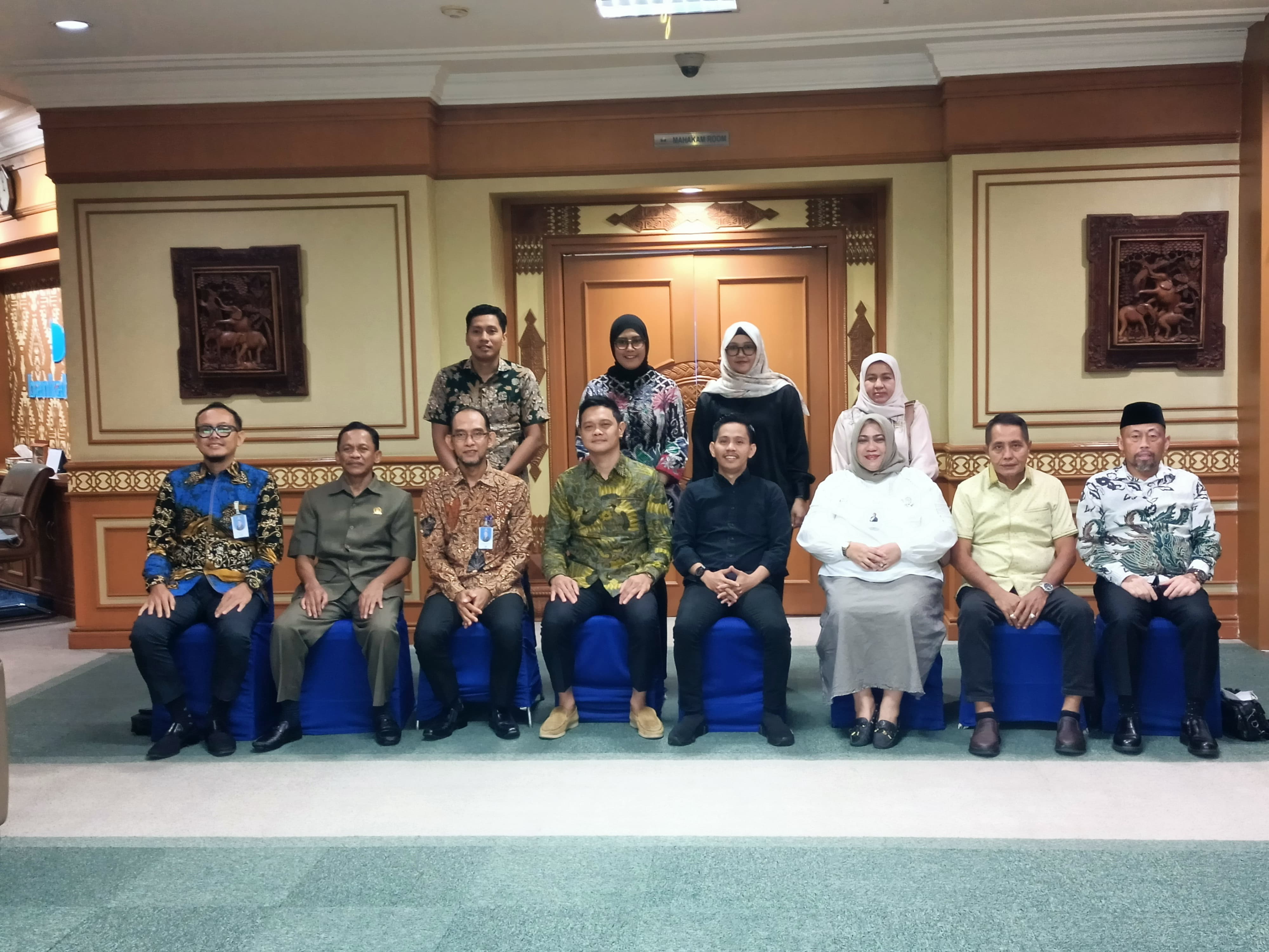GERAK CEPAT: Panitia Khusus (Pansus) III DPRD Paser berkonsultasi dan berkoordinasi ke Bankaltimtara pusat di Samarinda pada Selasa (24/6/2025).