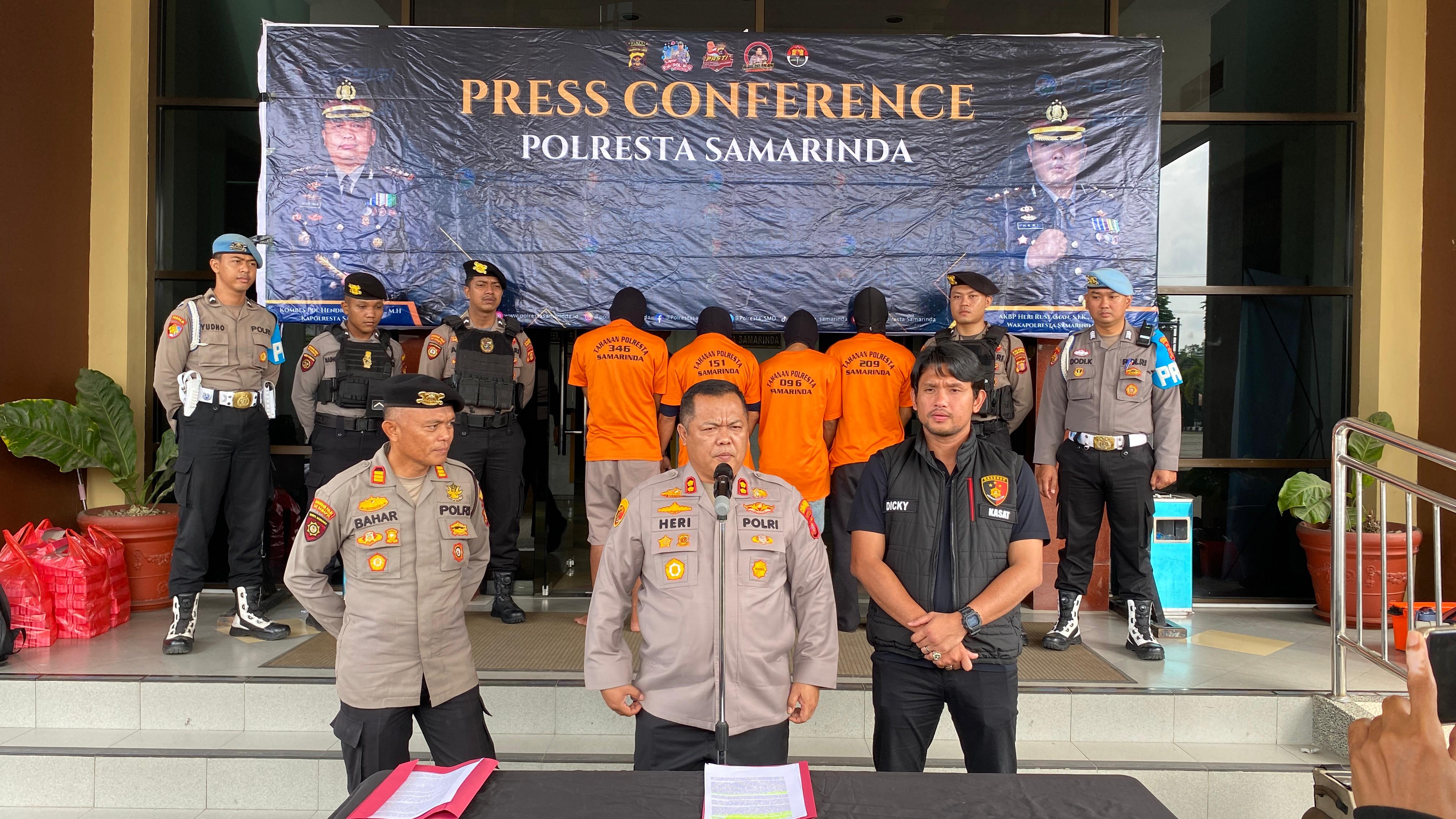TERUNGKAP: Polresta Samarinda mengamankan empat terduga pelaku dengan kasus penyekapan, penyalahgunaan narkotika, dan pencurian.
