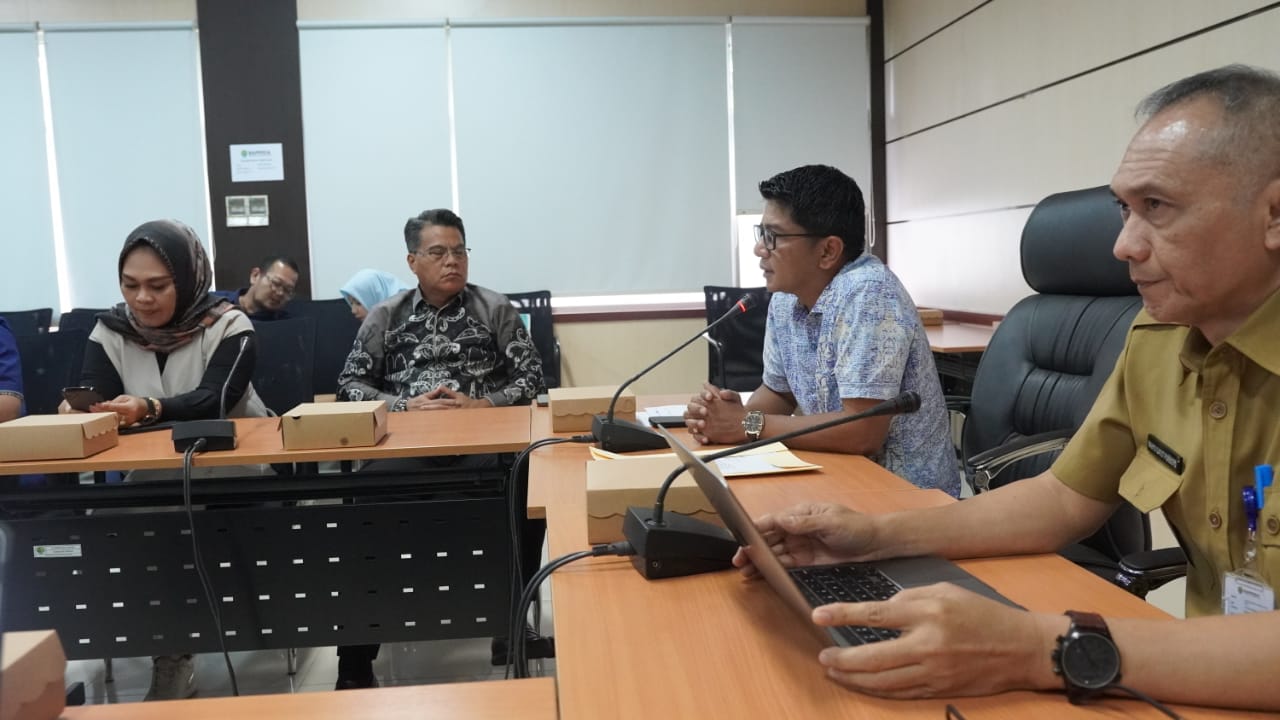 KONSULTASI: Pansus II DPRD Paser berkunjung ke Bappeda Kaltim dalam agenda konsultasi RPJMD 2025-2030.