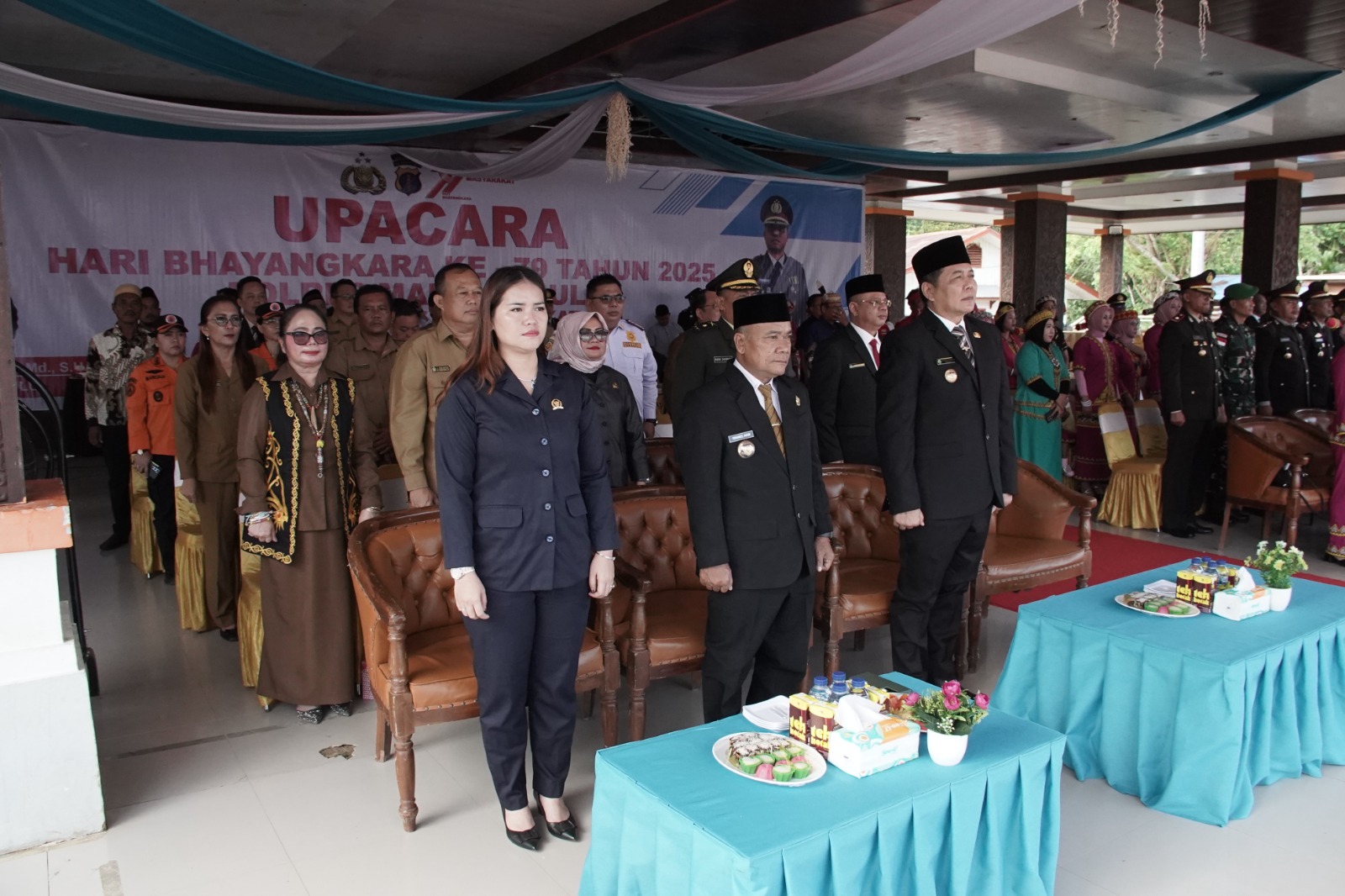 Ketua DPRD Mahulu Devung Paran turut dalam Upacara Peringatan Hari Bhayangkara Ke-79 yang digelar di Alun-Alun Ujoh Bilang, Selasa (1/7/2025).