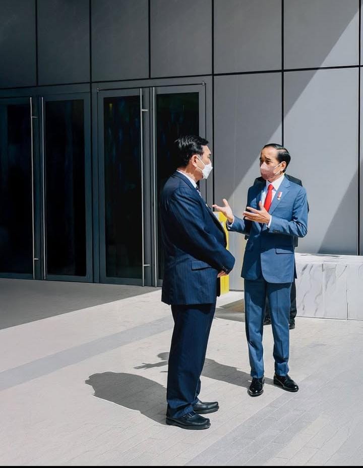 Luhut bersama Jokowi saat masa-masa pandemi Covid-19.
