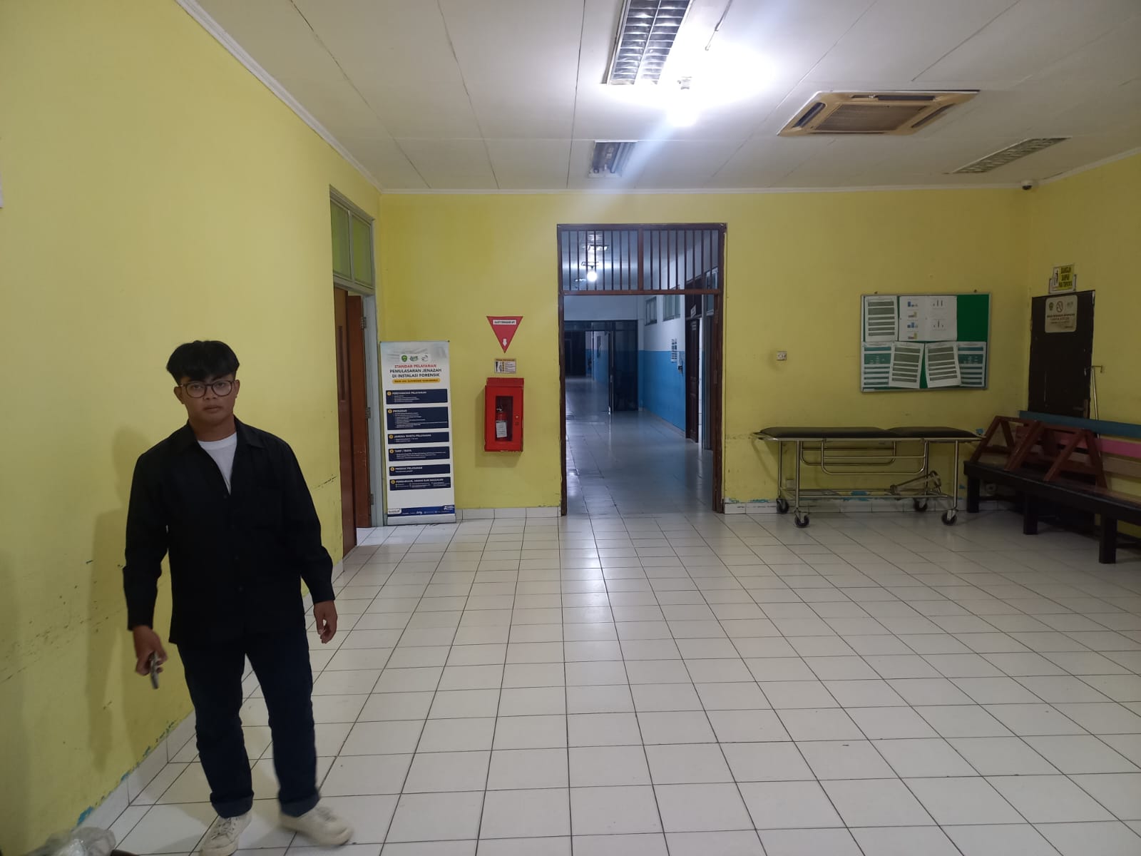 PENYELIDIKAN: Seorang pasien lanjut usia (lansia) berinisial US (68) ditemukan meninggal dunia dalam kondisi gantung diri di ruang perawatan RSUD Abdul Wahab Sjahranie (AWS). (EKO PRALISTIO/KP)