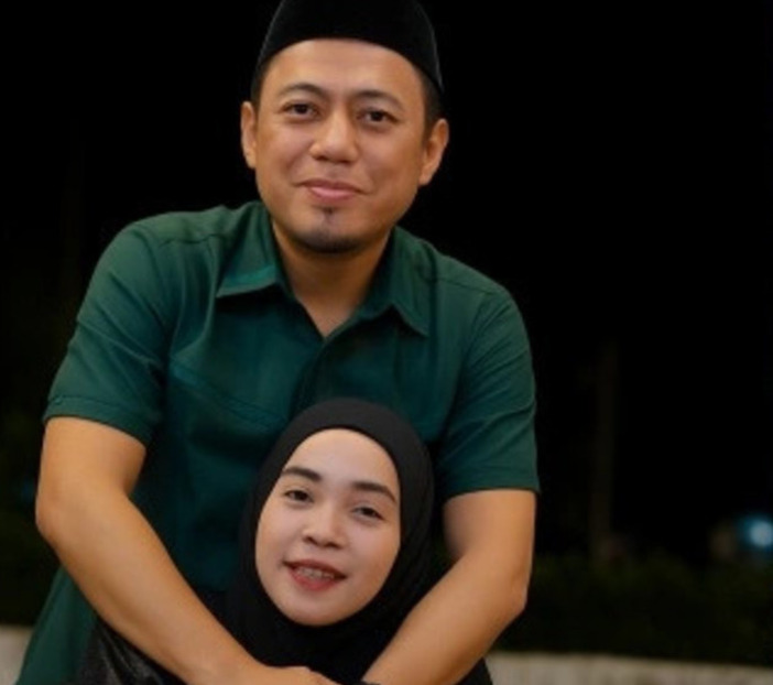 Ratnawati Muchlis bersama sang suami Yusuf Ritangnga, yang merupakan bupati Enrekang.