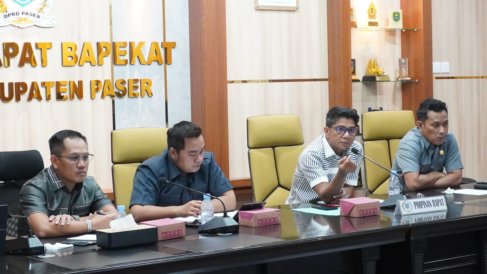 GODOK: Pansus II DPRD Paser mematangkan draf RPJMD bersama tim penyusun dan OPD terkait, Senin (7/7/2025).