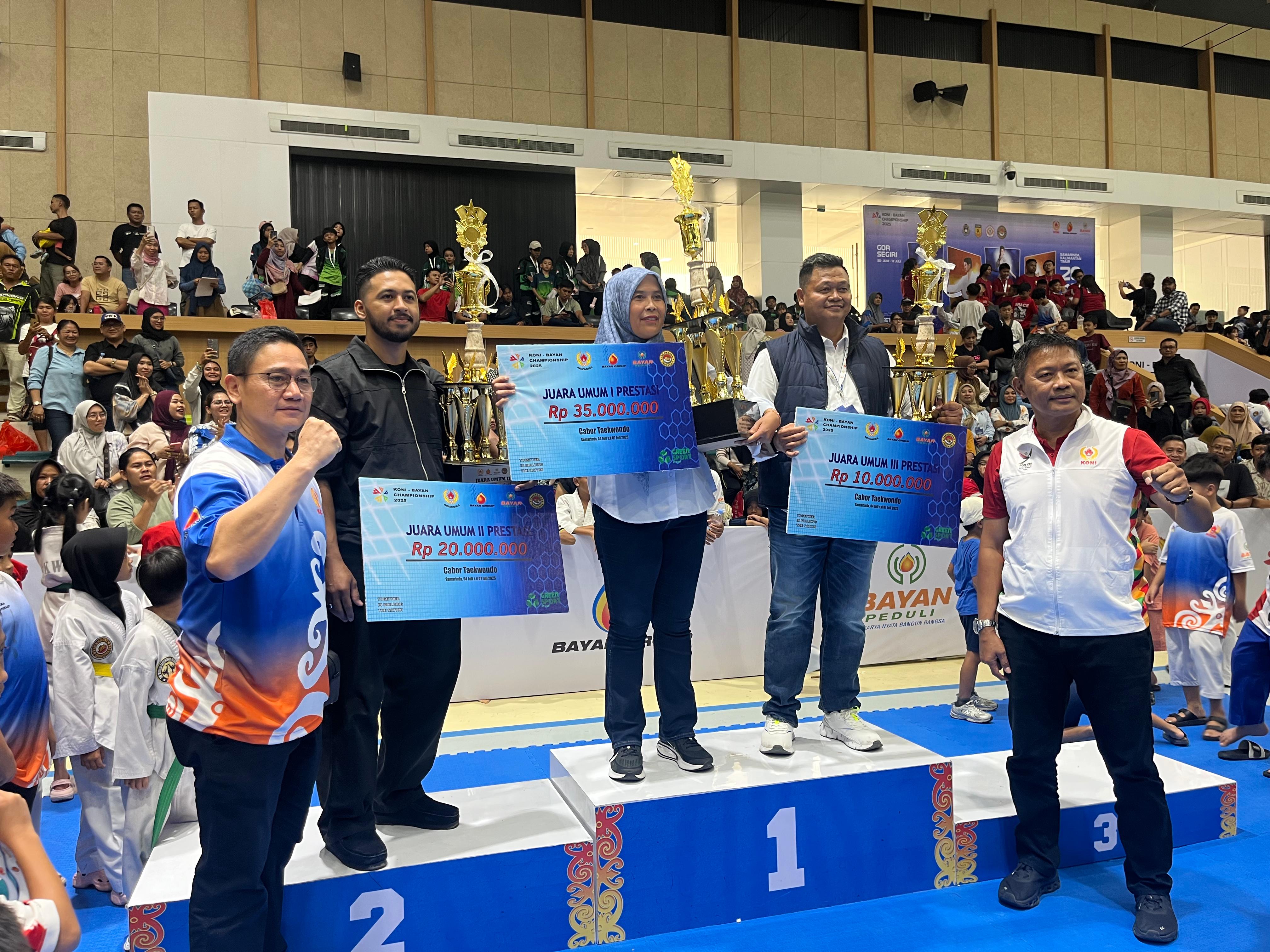 Bintang Muda Taekwondo Club (BMTC) raih total 7 medali, 6 emas dan satu perak pada Kejuaran Taekwondo KONI-Bayan Championship 2025. (Nasya/KP)