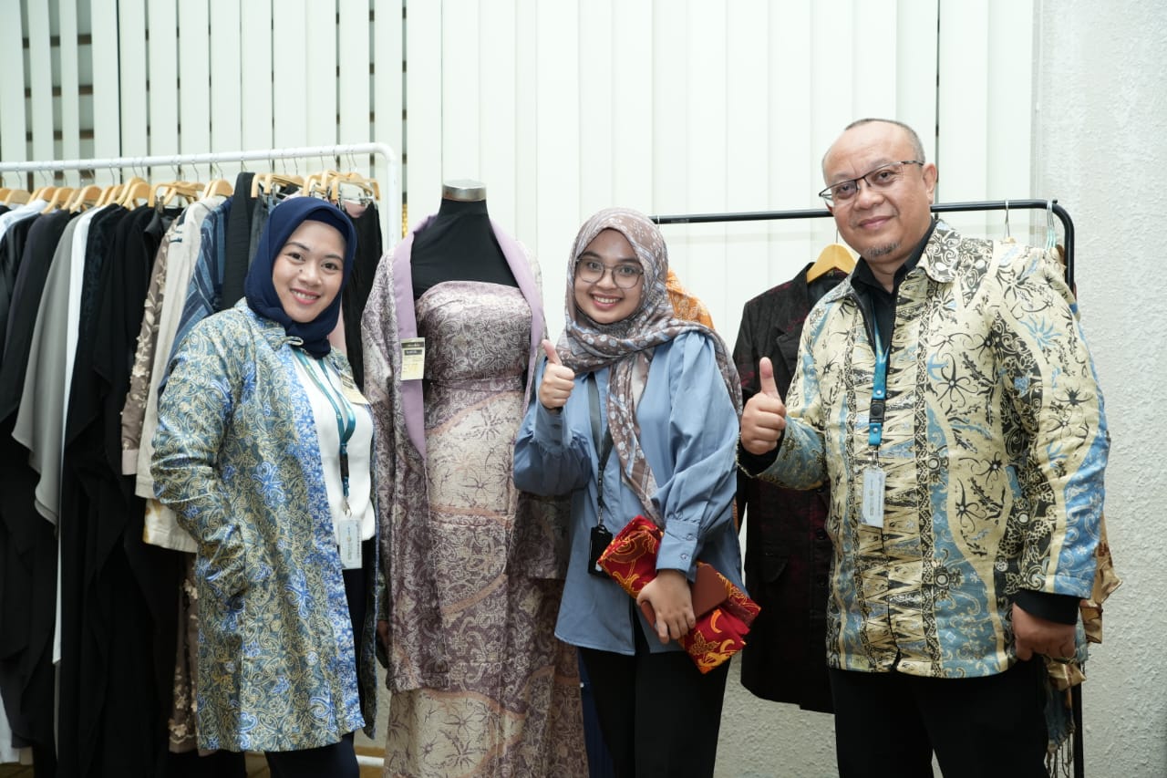 POTENSI: Motif etnik Kalimantan ada kemiripan dengan negara tetangga seperti Filipina dan Thailand. Di sanalah, tujuan ekspor perdana Batik Arnesta.