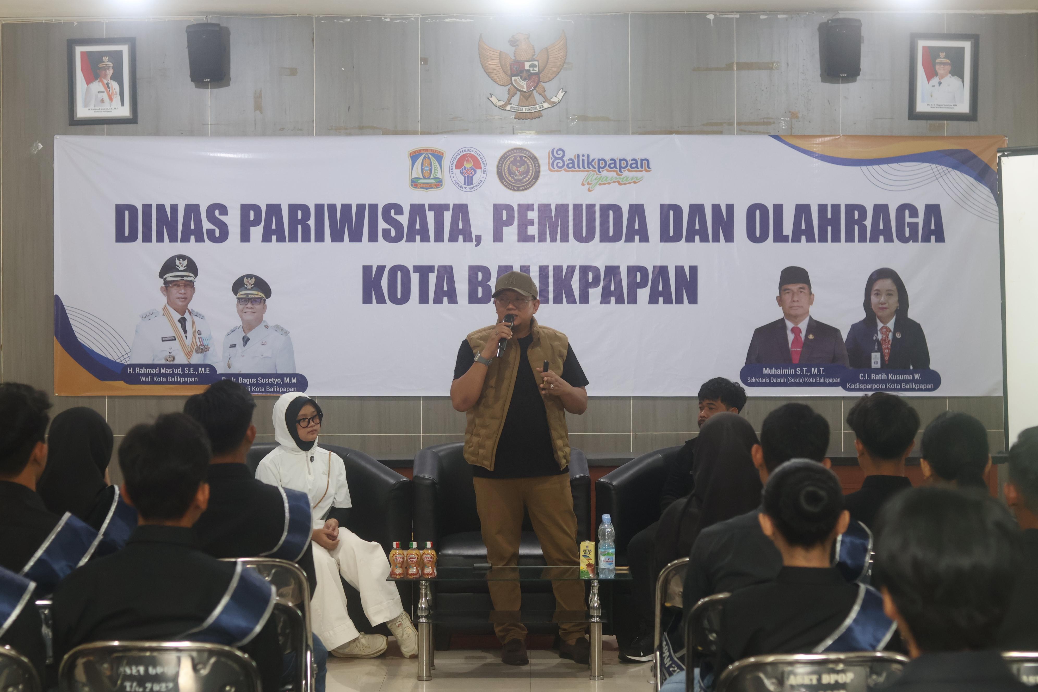 Narasumber berbagi ilmu perihal dunia konten kepada para finalis. (FOTO: ANGGI PRADITHA/KP)