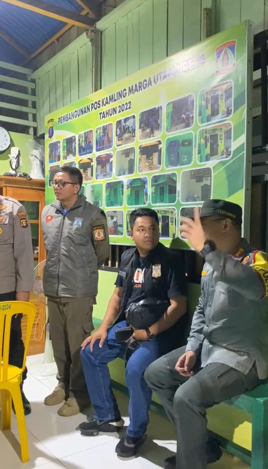 LOMBA: Tim penilai menyambangi Pos Satkamling Marga Utama RT 21 Kelurahan Mekar Sari, Balikpapan Tengah.
