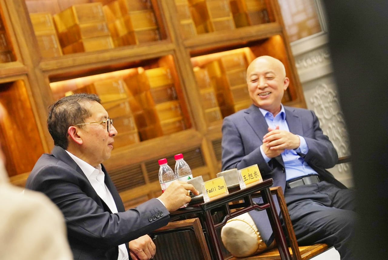 KOMUNIKASI: Menteri Kebudayaan Fadli Zon bertemu Director of The Palace Museum, Wang Xudong, di jantung kota Beijing, tepatnya di kawasan bersejarah Forbidden City.