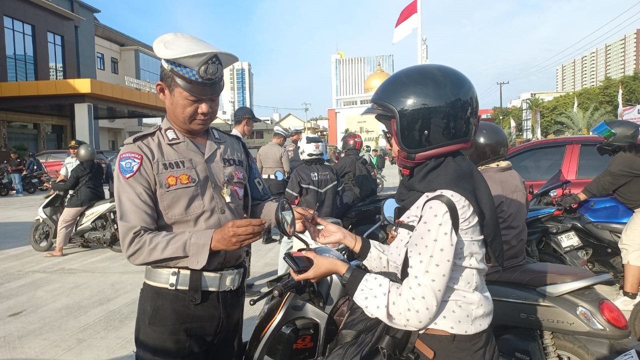 Operasi gabungan digelar Satlantas di halaman markas Polresta Balikpapan dalam rangka Operasi Patuh Mahakam 2025.