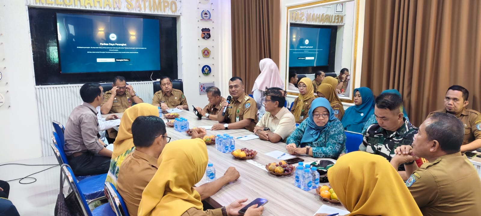 DAPAT MASUKAN: Kelurahan Satimpo mempersiapkan diri untuk mewakili Kaltim sebelum penilaian lomba kelurahan tingkat nasional.
