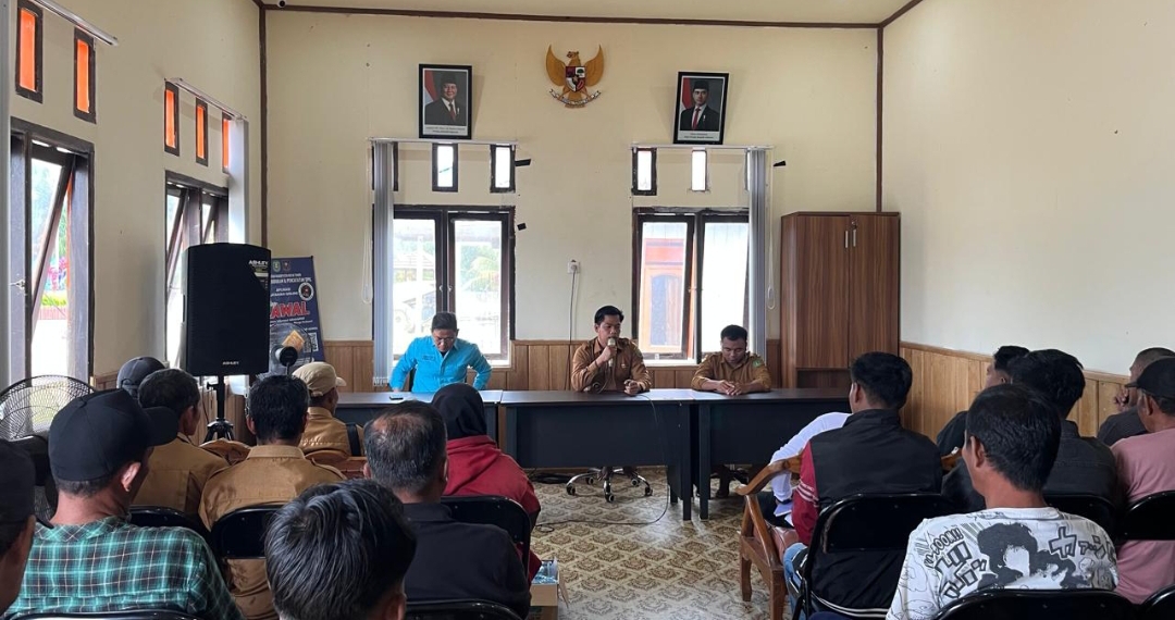 PEMERIKSAAN: Pemerintah Desa Marukangan, Kecamatan Sandaran, Kutim, melakukan tes urine dadakan terhadap seluruh aparaturnya.