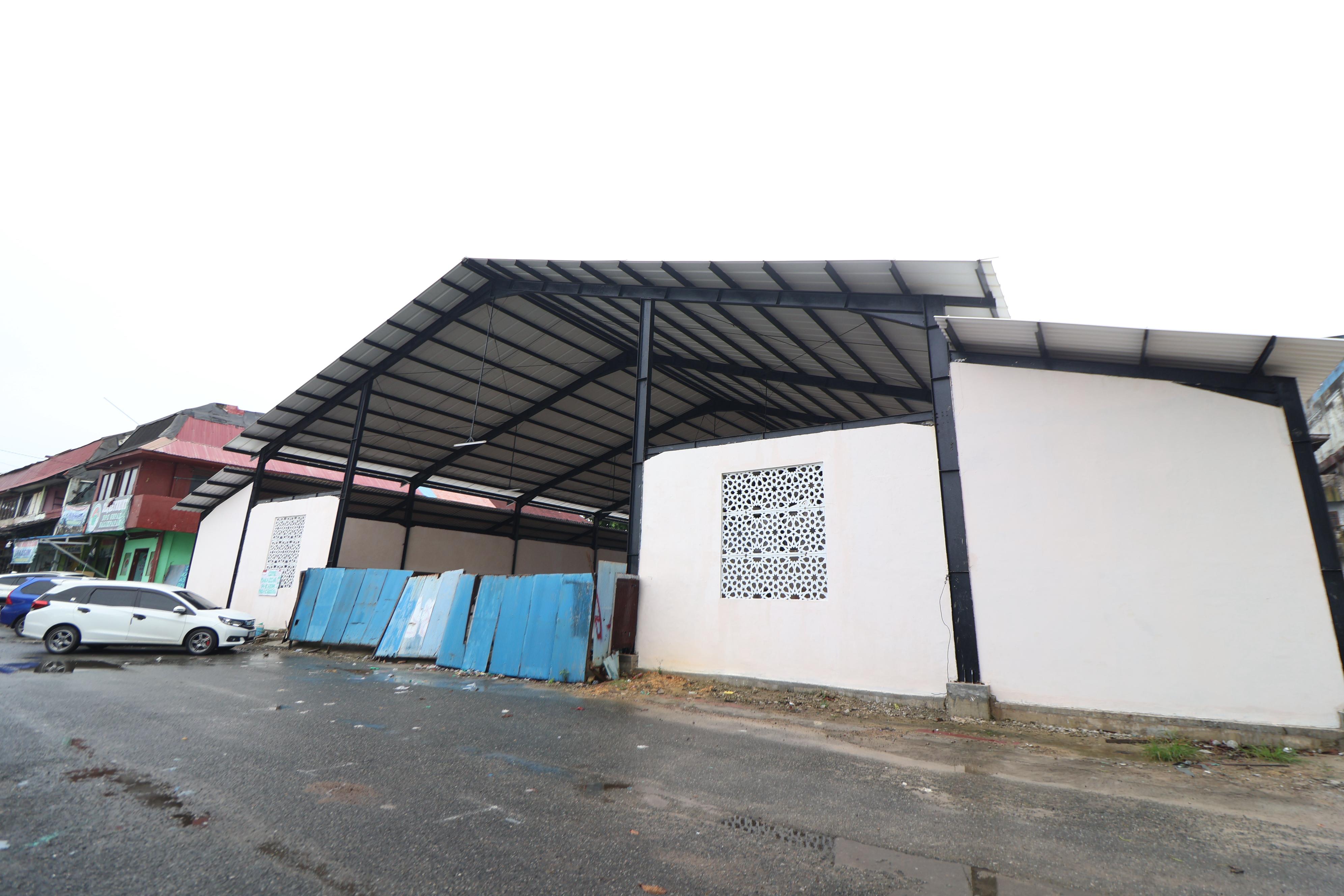 RENOVASI: Penampakan bangunan blok kuliner di Pasar Klandasan Balikpapan. Tahun ini Dinas Perdagangan bakal melakukan penyempurnaan.