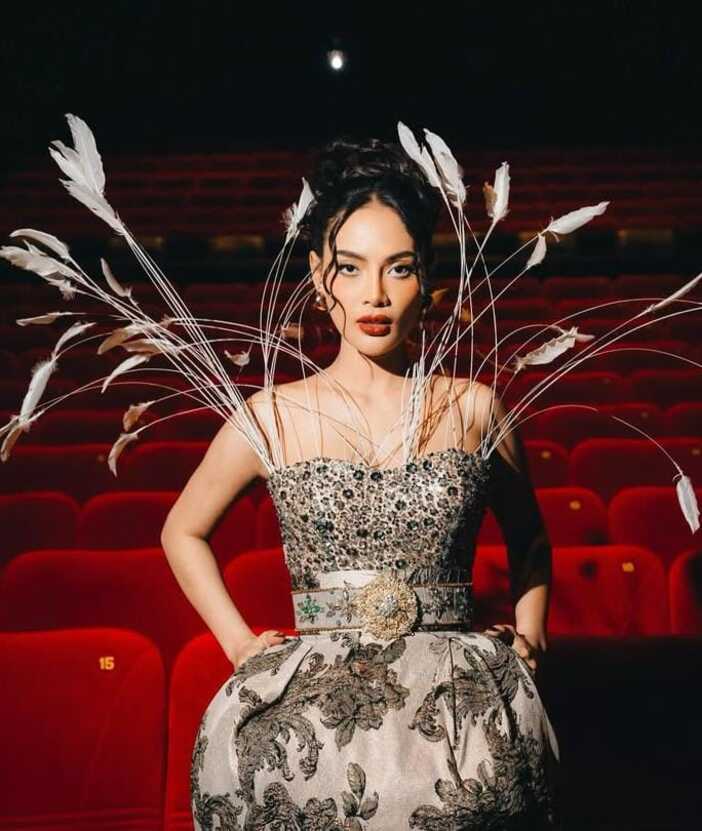 Erika Carlina.