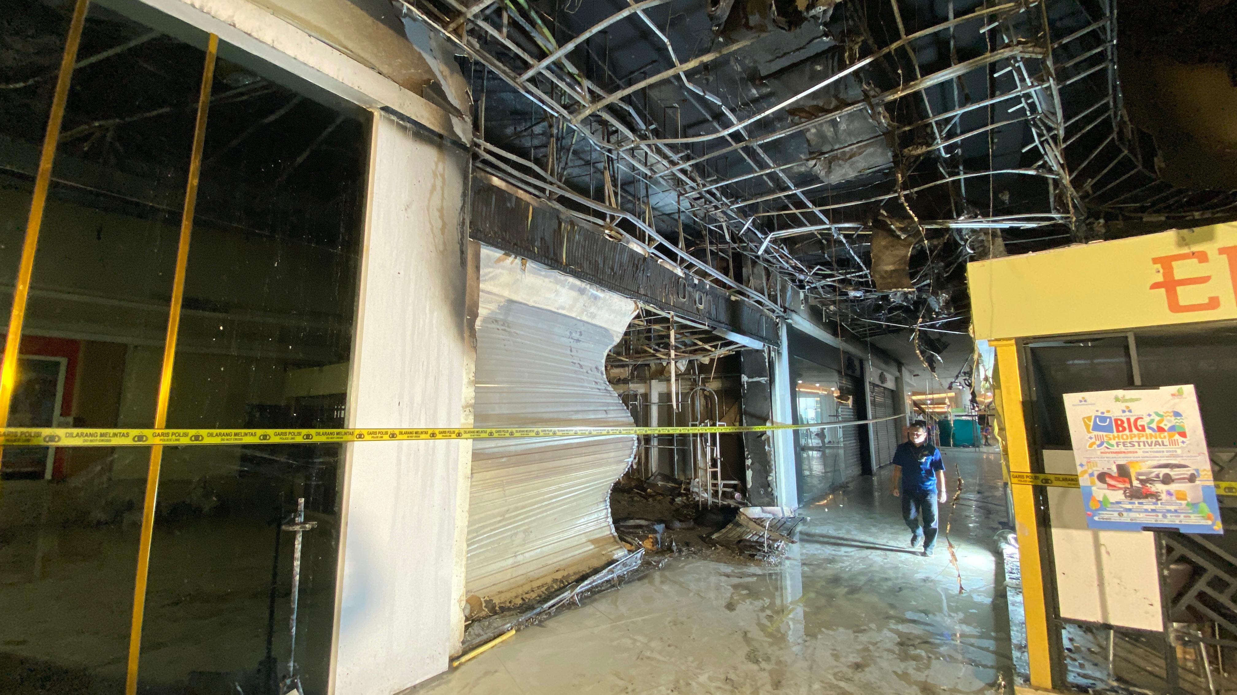 Untuk kedua kalinya sebuah tenant di lantai upper ground (UG) BIGmall Samarinda terbakar, Kamis (17/7/2024) silam sekitar pukul 06.00 Wita. (FOTO/RAMA SIHOTANG)