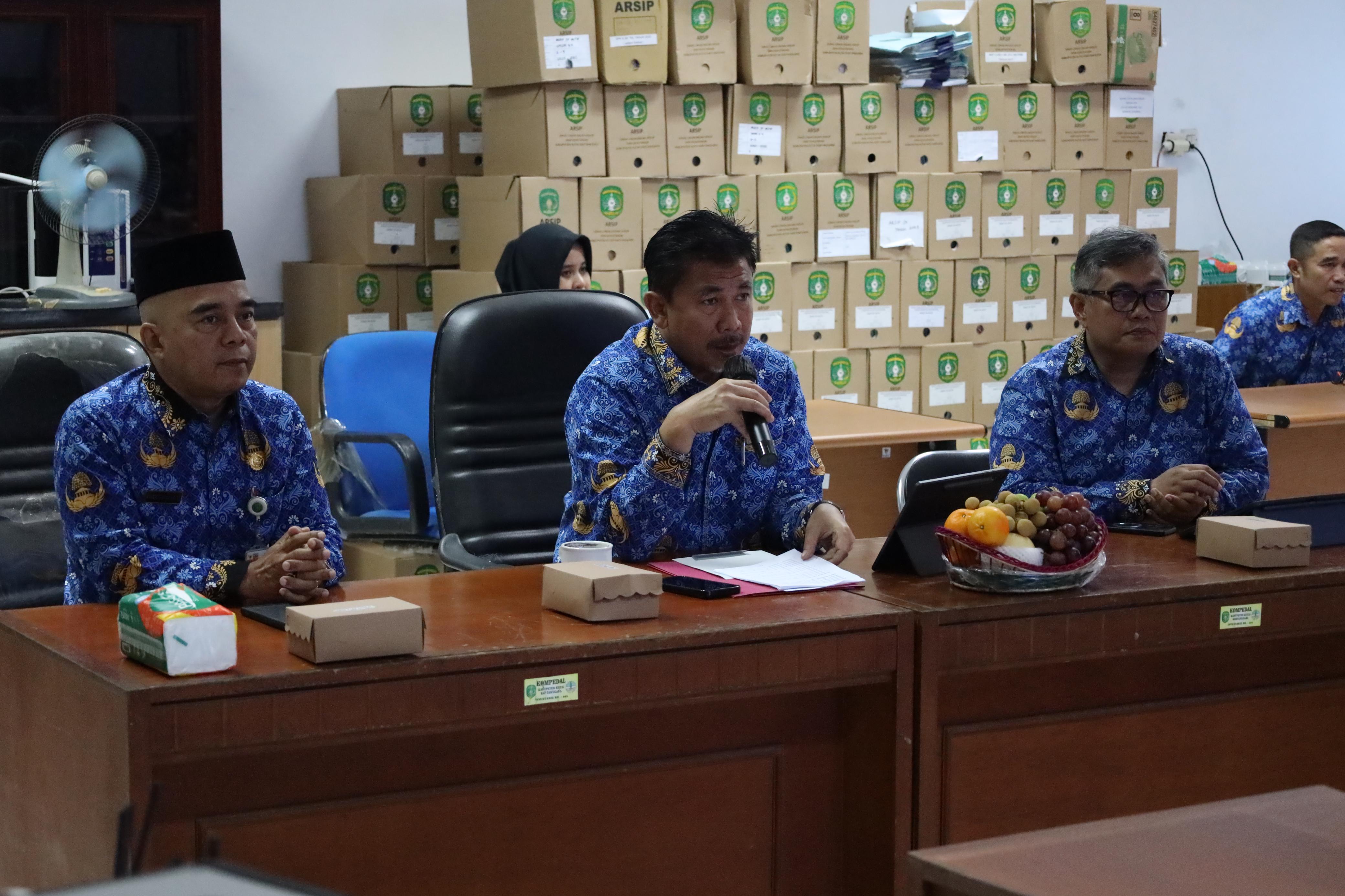 Sekkab Kukar Sunggono (yengah) membuka kick off meeting pengelolaan keanekaragaman hayati.