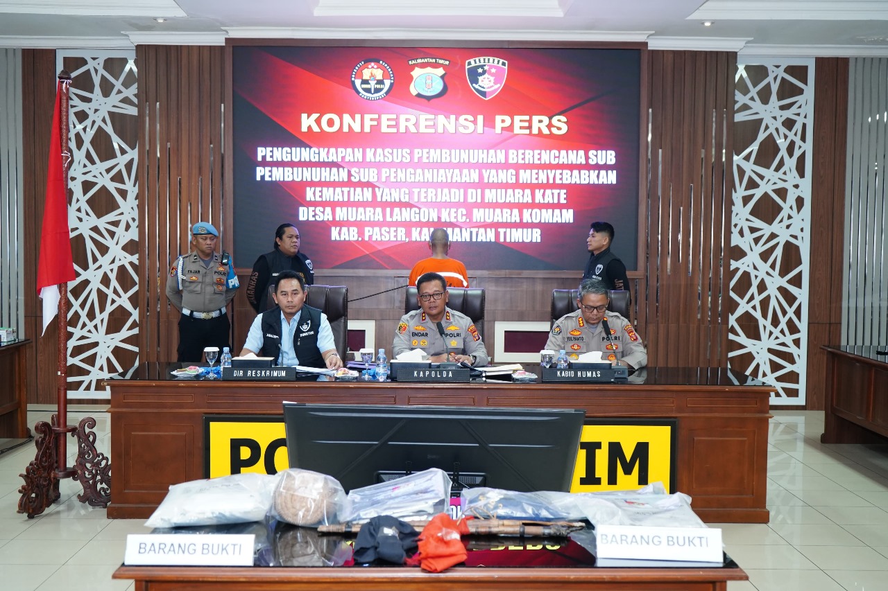 PEMBUNUHAN: Kapolda Kaltim Irjen Pol Endar Priantoro memaparkan pengungkapan kasus pembunuhan di Muara Kate, Paser.