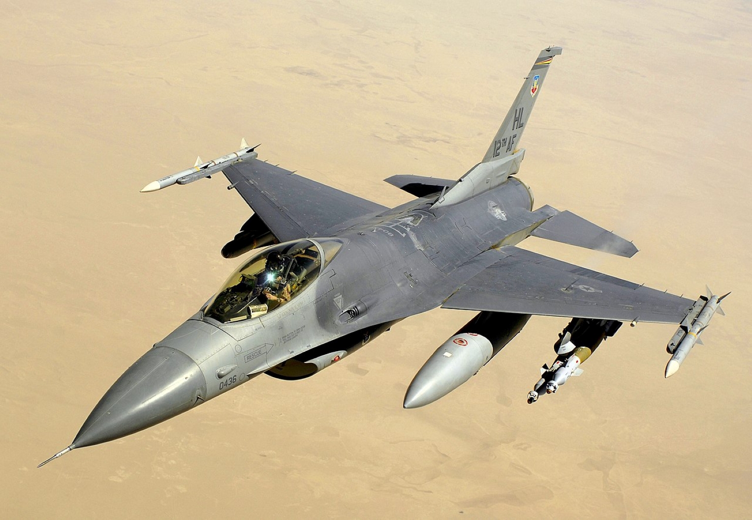 Foto Ilustrasi. Perang Thailand vs Kamboja pecah. Militer Thailand luncurkan jet tempur F-16, Kamis (24/7/2025).