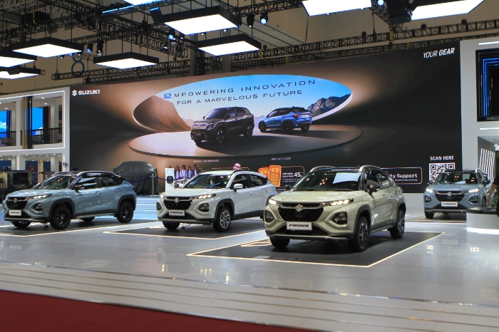 Suzuki Fronx tampil mencuri perhatian di GIIAS 2025 lewat desain futuristik dan performa dinamis.