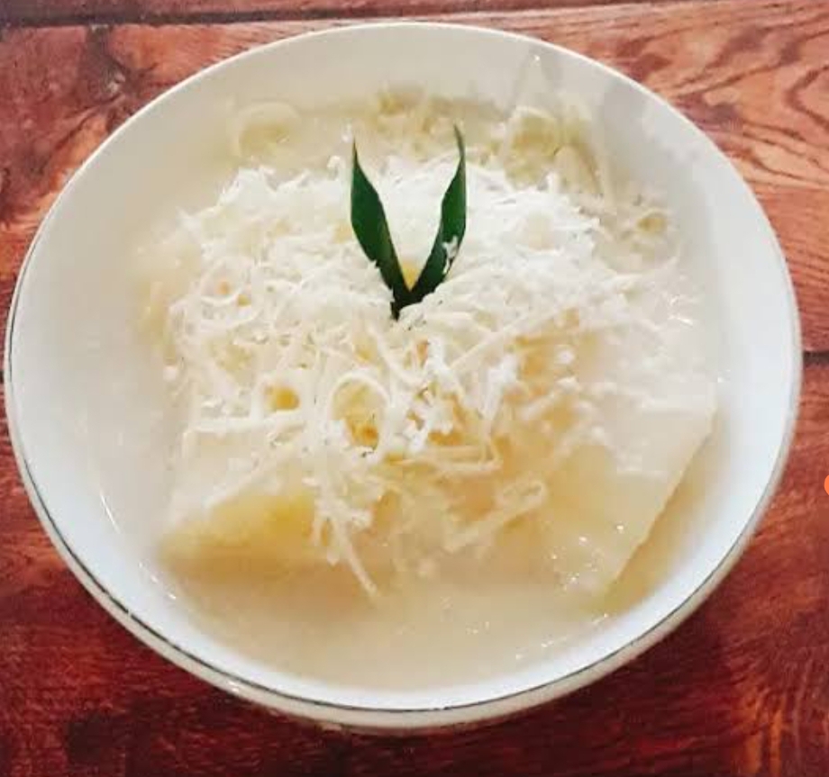Singkong Thailand Keju, camilan lembut dengan paduan saus santan gurih dan taburan keju yang lumer di mulut. (FOTO: IST)