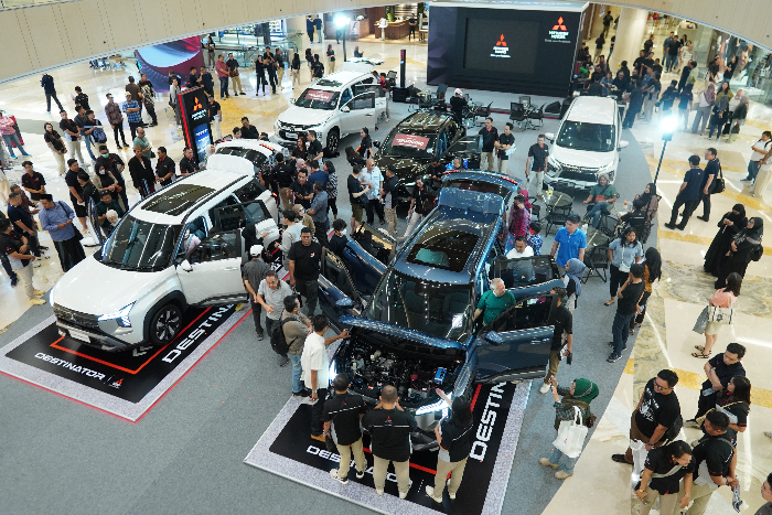 Mitsubishi Motors perkenalkan Destinator kepada pengunjung di Tunjungan Plaza Surabaya