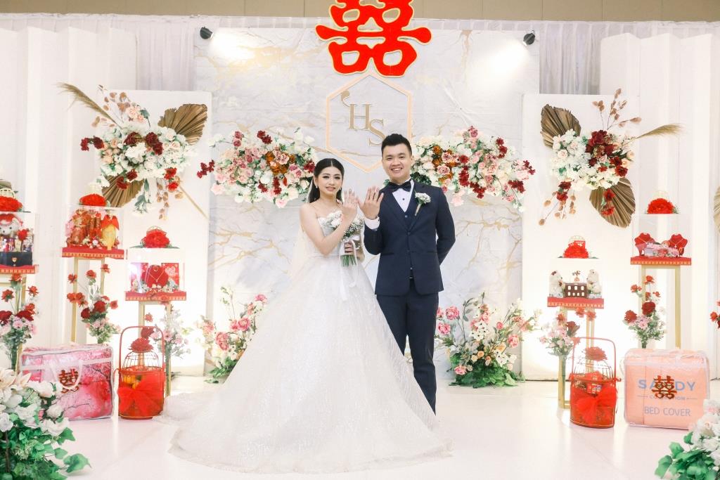 LENGKAP: Paket pernikahan di Hotel Platinum Balikpapan dimulai dari harga Rp 228.000 net per orang untuk minimum 500 tamu undangan.