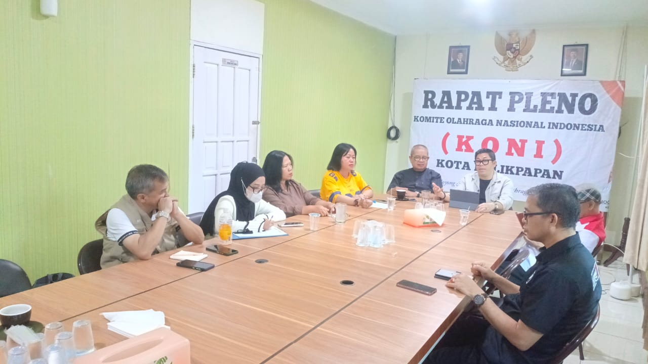 HIBAH: Pengurus KONI Balikpapan saat membahas kejelasan dana hibah dalam rapat internal.