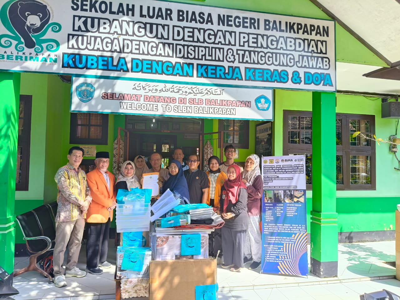 Penyerahan unit produksi dalam pembuatan roti, bantuan tersebut dari Diktisaintek.