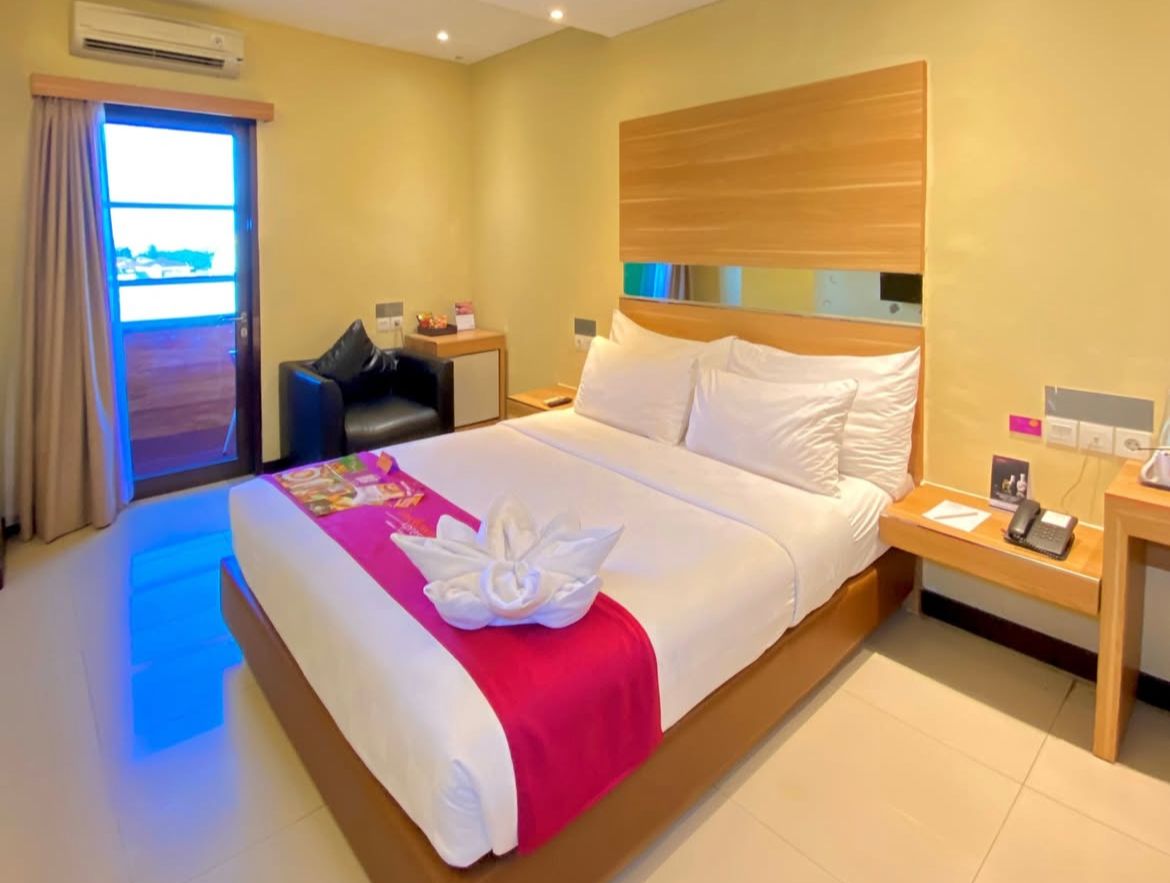 PAKET HEMAT: Cukup bayar Rp 357 ribu semalam, tamu bisa nikmati welcome drink dan internet kecepatan  tinggi