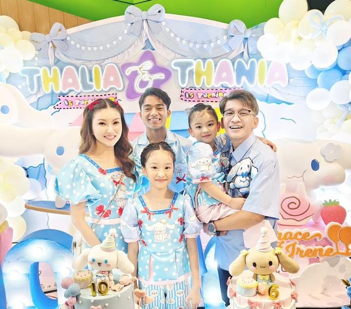 Ruben Onsu bersama Sarwendah dan ketiga anaknya.