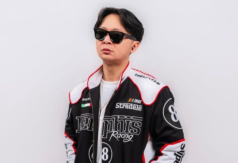 Sosok DJ Bravy kekasih Erika Carlina yang setia menemani saat melahirkan.
