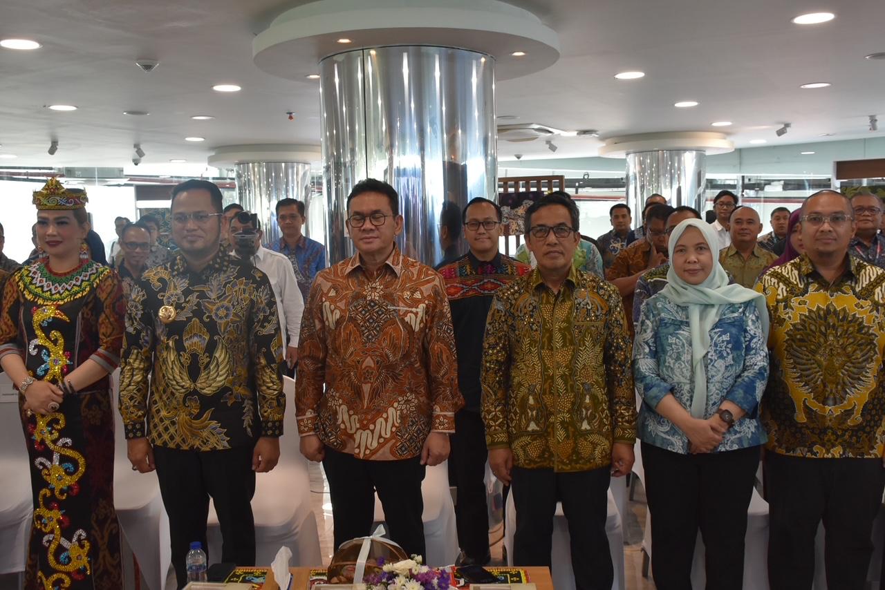 KOMITMEN: Sekretaris Komisi II DPRD Kaltim, Nurhadi Saputra, hadir pada peresmian Export Center Balikpapan, Jumat (1/8).