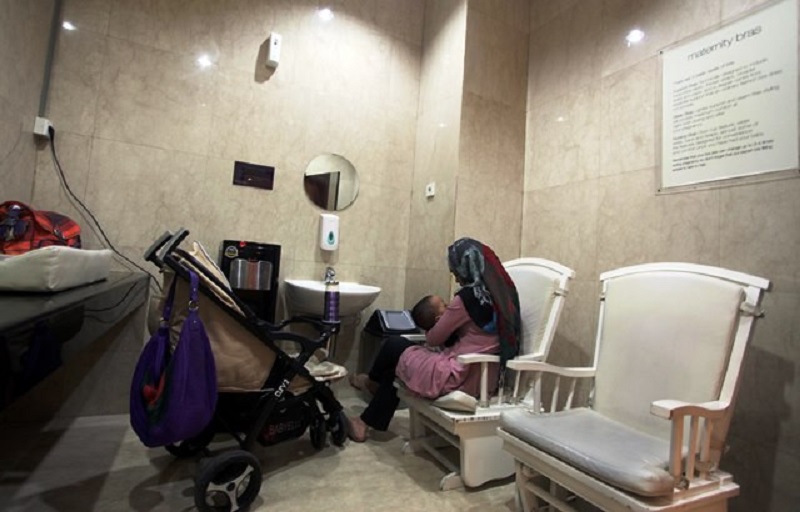 BARU IMBAUAN: Menurut WHO dan UNICEF, ruang laktasi yang memadai di tempat umum sangat penting untuk mendukung ibu dalam memberikan ASI eksklusif kepada bayinya.