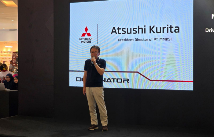 Presiden Direktur PT MMKSI, Atsushi Kurita, saat peluncuran Mitsubishi Destinator di Trans Studio Mall Makassar.