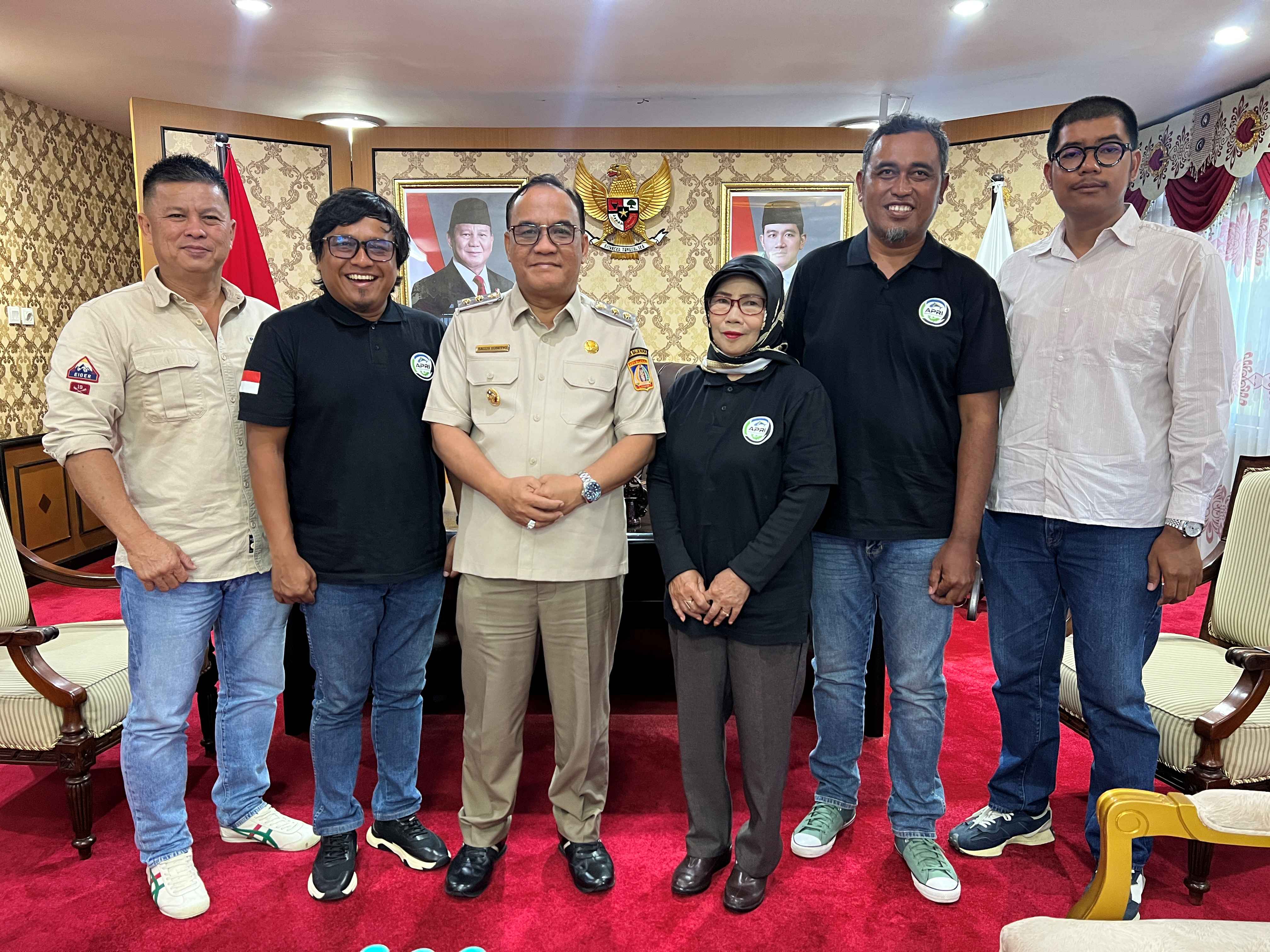 Bagus Susetyo (ketiga kiri) bersama pengurus DPK APRI Balikpapan.