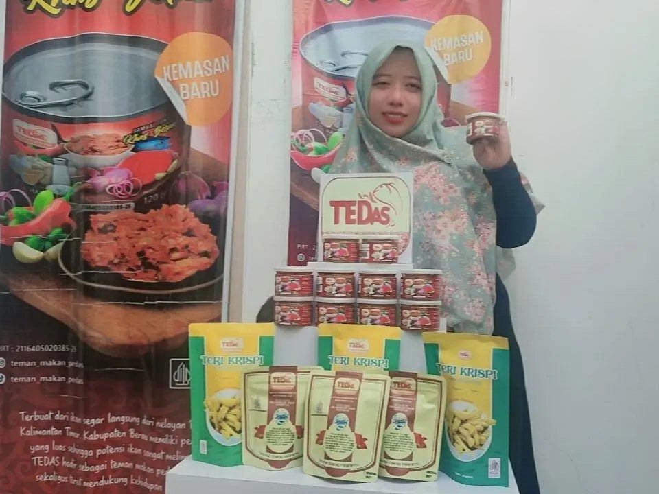 UMKM: Mengolah sambal ditekuni Arum dengan konsisten. Lewat pelatihan, usahanya pun semakin berkembang.