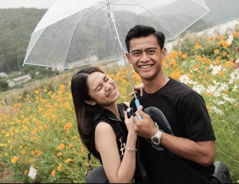Potret romantis Pratama Arhan dan Azizah Salsha saat berlibur bersama. (FOTO: IST)