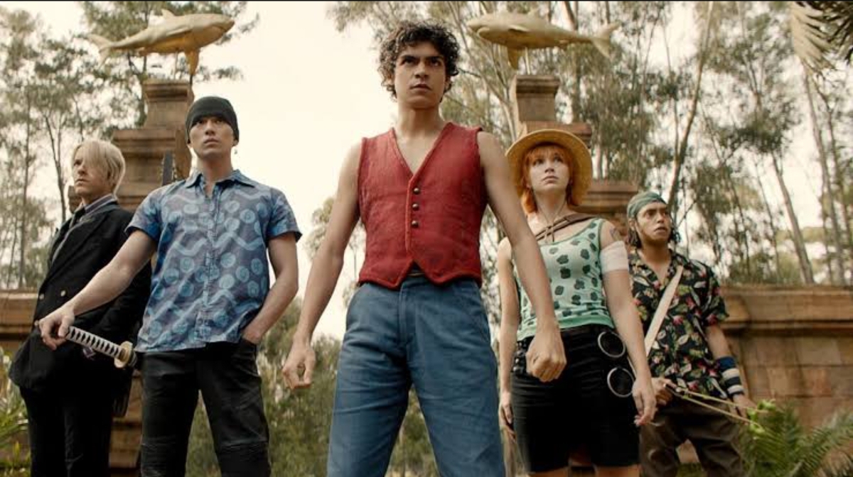 Para pemeran utama One Piece Live Action Season 2 tampil dengan kostum ikonik mereka dalam salah satu adegan penting, menandai kelanjutan petualangan kru Topi Jerami di Grand Line. (FOTO: IST)