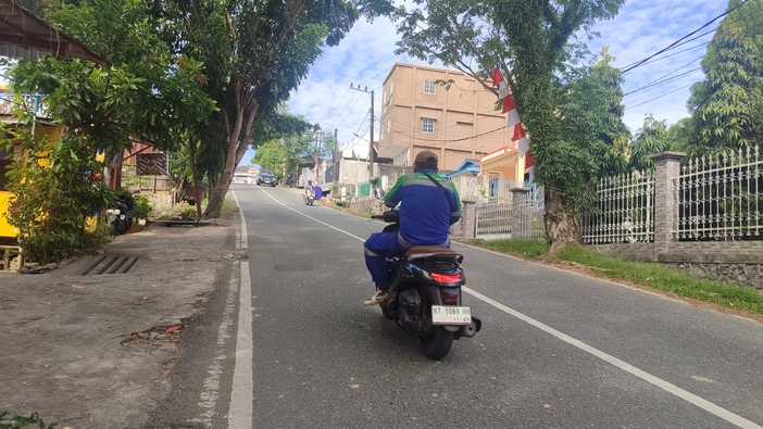 Potret ruas Jalan Indrakila yang menanjak, letaknya di kelurahan Gunung Samarinda.