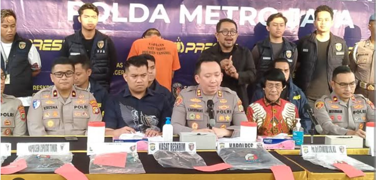 Konferensi pers Polda Metro Jaya terkait kasus penganiayaan anak berusia 4 tahun di Ciputat, Tangerang Selatan, yang melibatkan orang tua kandung korban sebagai tersangka.